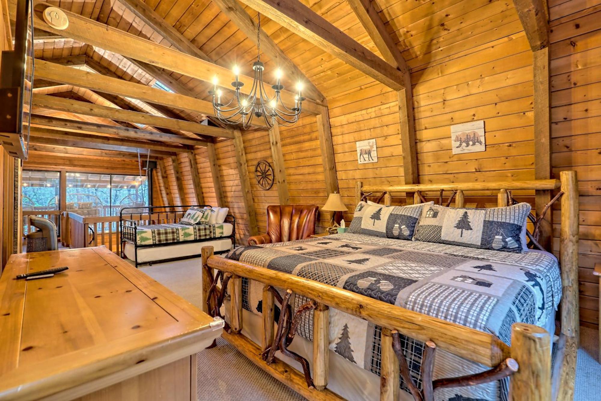 Near Downtown Helen - Hottub, Sauna, Game Room, Fire Pit Eksteriør billede