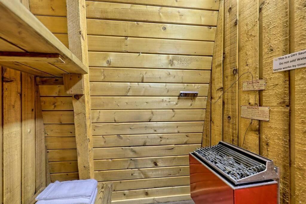 Near Downtown Helen - Hottub, Sauna, Game Room, Fire Pit Eksteriør billede